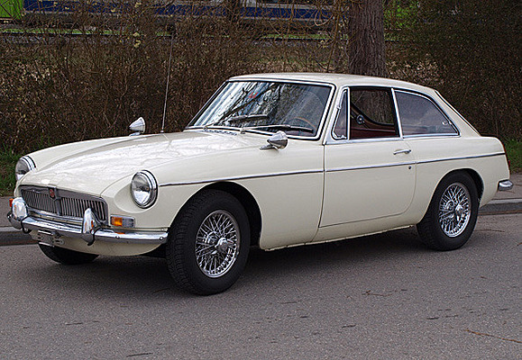 MG B GT (1968) - angeboten an der No-Limit-Auktion der Oldtimer Galerie Toffen vom 17. September 2011