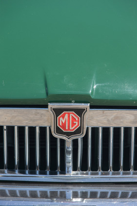 MG B GT (1970) - Kühler-Emblem