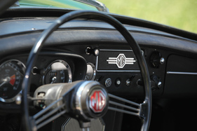 MG B GT (1970) - das MG-Oktagon ist auch im Innenraum anzutreffen