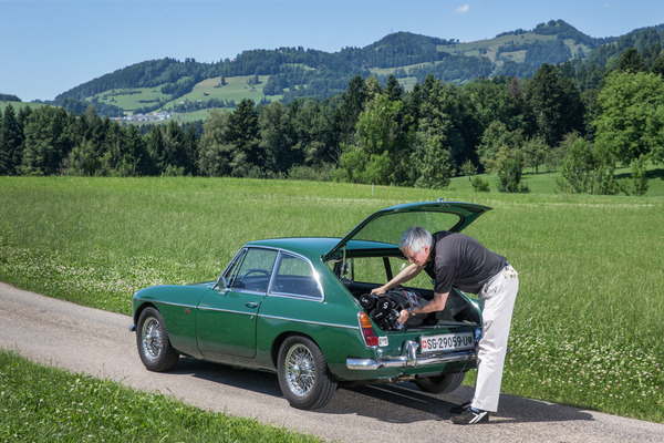 MG B GT (1970) - der Golfsack passt da problemlos in den Kofferraum