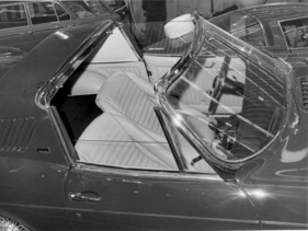 MG B Gemini Coupé de Ville (1966) - Interieur des von Coune gebautes Coupé de Ville auf Basis des MG B - gesehen am Autosalon von Brüssel