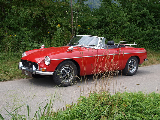 MG B Roadster (1972) - angeboten als Lot 03 an der Versteigerung der Oldtimer Galerie Toffen vom 1. Dezember 2012