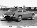 MG C GT (1967) - von hinten nicht von seinen vierzylindrigen Artgenossen zu unterscheiden