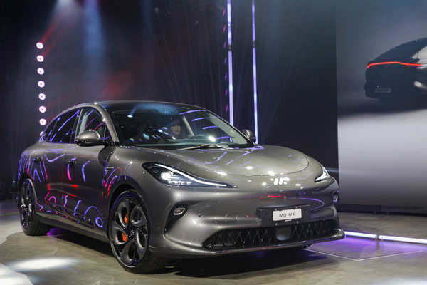 MG IM6 (2025) - neu auf dem Schweizer Markt - auf der "Media Stage" der 38. Auto Zürich 2025