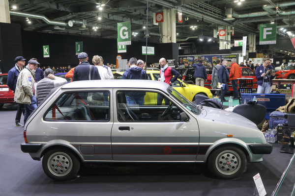 MG Metro 1300 (1974) - sportlich aufgemachter Mini Metro - Sonderschau Youngtimers von MG - Rétromobile Paris 2024