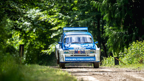Bild MG Metro 6R4 (1986) - Gruppe-B-Rallye-Fahrzeug auf dem Rallye-Stage