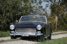 MG Midget (1964) - die gebogene Windschutzscheibe erhielt der Midget erst 1964 als Mk II