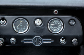 MG Midget (1964) - komplette Instrumentierung, selbst der Öldruck wird angezeigt