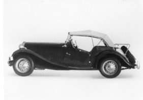 MG Midget Series TD (1952) - traditionell gestylt, technisch aber deutlich modernisiert