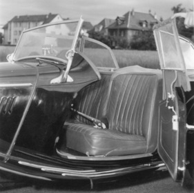 MG Midget Series TF (1954) - Doors open to the rear (1954)