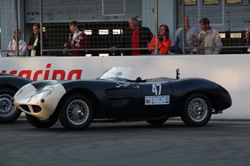 MG Mistral (1956) - beim Start zum AVD-Oldtimer Gradn Prix Nachtrennen 2012