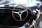 MG Mistral (1956) - schönes Holzlenkrad im sportlichen Interieur