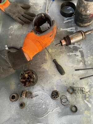 MG TC (1948) - Der Anlasser wurde zerlegt