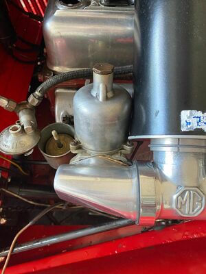 MG TC (1948) - Der Vergaser wurde zerlegt und gereinigt