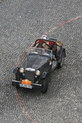 MG TC (1948) - an der Rallye Peking-Paris 2013 - Sonderprüfung Tremola Tag 31