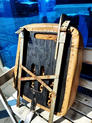 MG TC (1948) - auch die Sitze werden sorgsam gereinigt