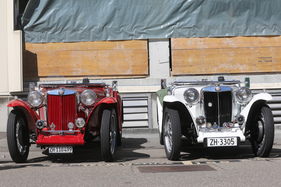 MG TC (1948) - einmal rot und einmal weiss - Older Classics August 2024