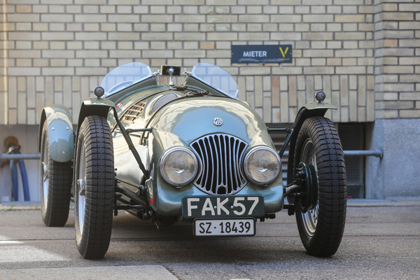 MG TC George Phillips Special Replica (1947) - hebt sich deutlich von einem normalen TC ab - Older Classics August 2024