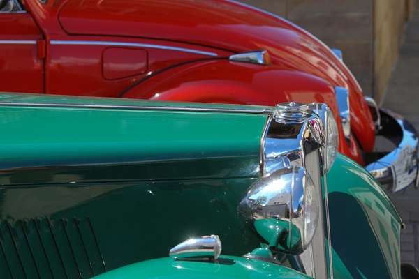 MG TD (1950) - herrlich in Kombination mit dem roten Käfer - Oldtimer in Obwalden (O-iO) 2019