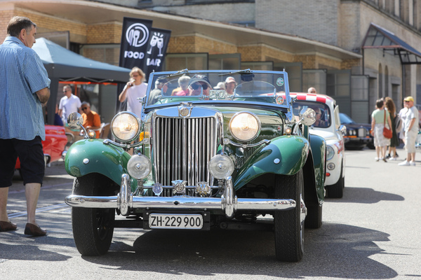 Image: MG TD (1952) - quaint British roadster - Older Classics August 2024