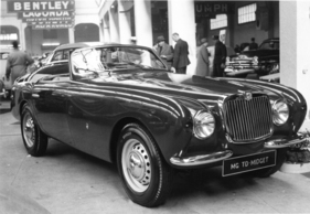 MG TD-Midget (1953) - von Ghia-Aigle elegant karossiert - der Mittelpunkt auf dem Nuffield-Stand - am Automobilsalon in Genf 1953