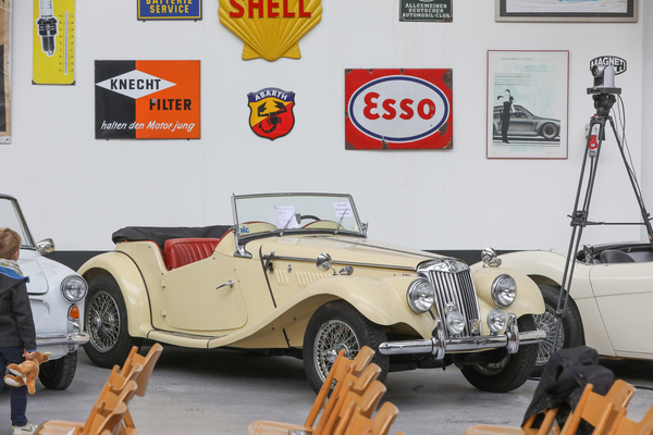 Bild MG TF 1250 (1954) - fand für wenig Geld einen neuen Besitzer - Oktober-Auktion der Oldtimer Galerie Toffen 2022