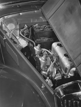 MG TF (1953) - der Blick auf den XPAG-Motor mit zwei SU-Vergasern