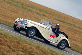 MG TF (1955) an der RAID Suisse-Paris 2016