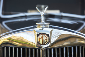 MG WA (body in the style of Reinbolt & Christé) (1939) - MG sign and radiator mascot