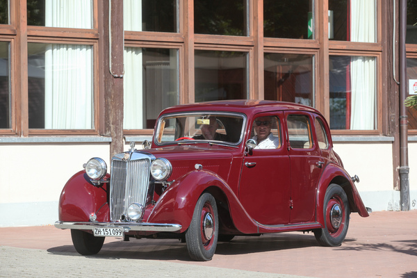 MG YA (1950) - als viertürige Limousine mit drei Seitenfenstern - Albisgütli Classic Cars & Bikes August 2022