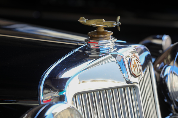 MG YA Saloon (1948) - mit Flieger als Kühlerfigur - Older Classics August 2024