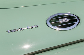 MGA Twin Cam (1959) - die besondere Motorkonstruktion ist uach auf der Haube beschriftet