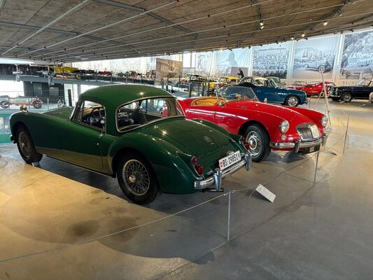 Bild: MGA als Coupé und Cabriolet - Pantheon Sonderschau "Cabriolet oder Coupé?" 2025