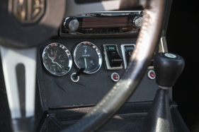 MGB GT (1976) - Zusatzinstrumente in der Mittelkonsole