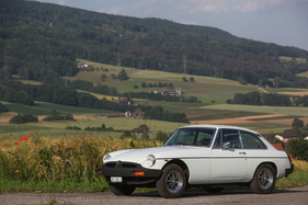 MGB GT (1976) - auch mit dunklen Kunststoff-Stossfängern ein attraktives Auto