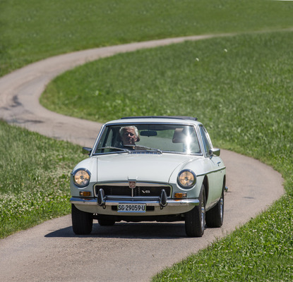 MGB GT V8 (1974) - der V8-Motor verwandelt den sonst braven MG schon ein wenig