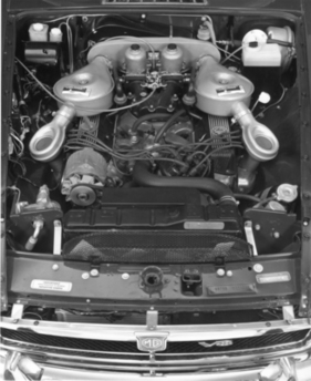 MGB GT V8 (1974) - optisch schön herausgeputzter Motorraum mit dem V8