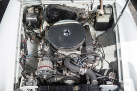 MGB GT V8 (1974) - wo MG drauf steht muss nicht unbedingt MG drin sein, der Motor kam von Rover, beziehungsweise Buick