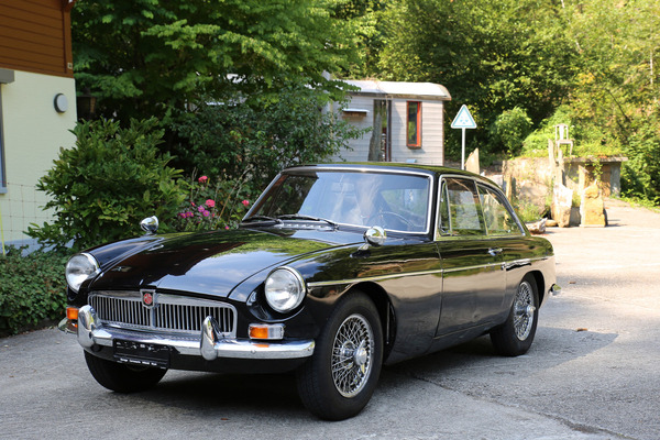Bild: MGB GT von 1967 - 1. Auktion Klassischer Automobile  der Halder & Stucki GmbH anlässlich der Swiss Classic Car Days am 16. September 2023