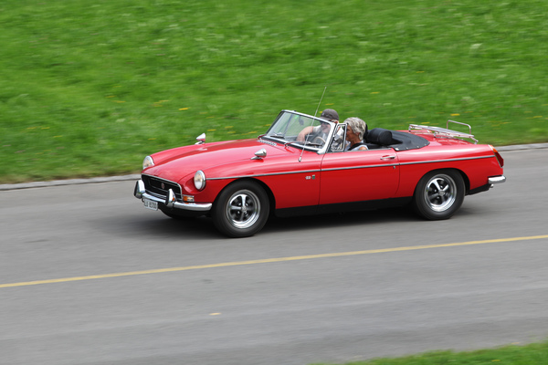 MGB als Cabrio bei der Anfahr - British Car Meeting Mollis 2017