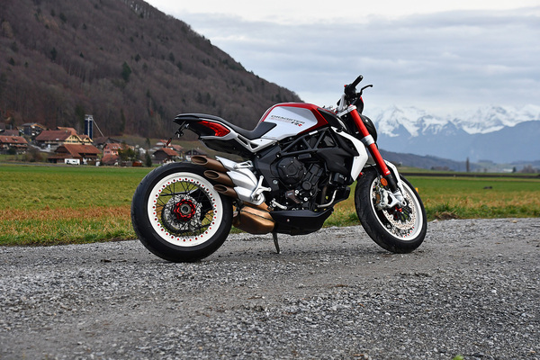 Bild: MV Agusta Brutale Dragster 800 RR (2020) - Lot 106 an der Versteigerung der Oldtimer Galerie Toffen am 23. März 2024