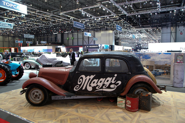 Maggi-Citroën Traction Avant wirbt für das neue Motorworld-Zentrum im Norden Zürichs - Genfer Automobilsalon 2019