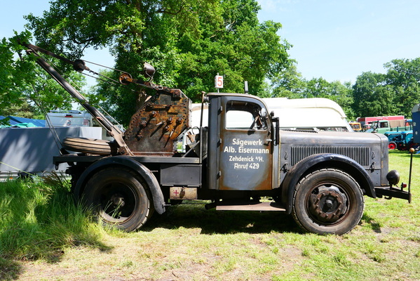 Magirus M45 von 1935 mit ausstellbaren Windschutzscheiben – Bockhorner Oldtimermarkt 2025