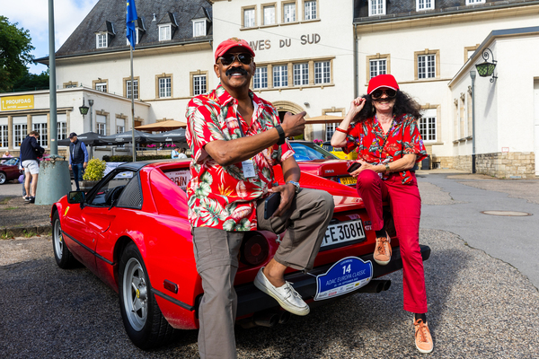 „Magnum p.i.“ auf der ADAC Europa Classic 2026 Dwight Blackshear und Ewa Acheprzeradzka mit ihrem Ferrari 308 GTS i von 1982