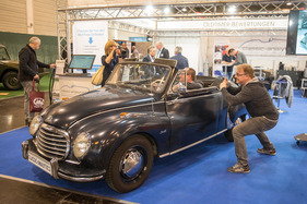 You're never too old for silly poses - Techno Classica 2023