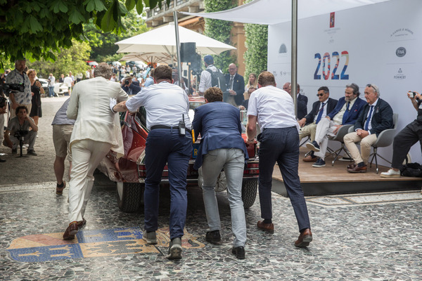 Manchmal braucht auch der schnellste Citroën der Welt ein wenig Unterstützung