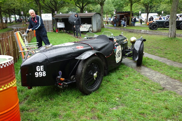 Manchmal kann das Wetter auch zu englisch sein – Classic Days Düsseldorf 2023