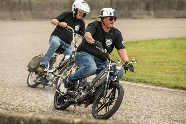 Bild: Manchmal tut es statt der Harley auch die Puch – Emil Frey Oldtimer-Grandprix Safenwil 2024