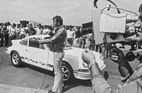 Manfred Jantke bei der Präsentation des Porsche Carrera RS im Jahr 1972