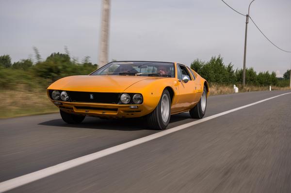 Marc Sonnery am Lenkrad eines De Tomaso Mangusta